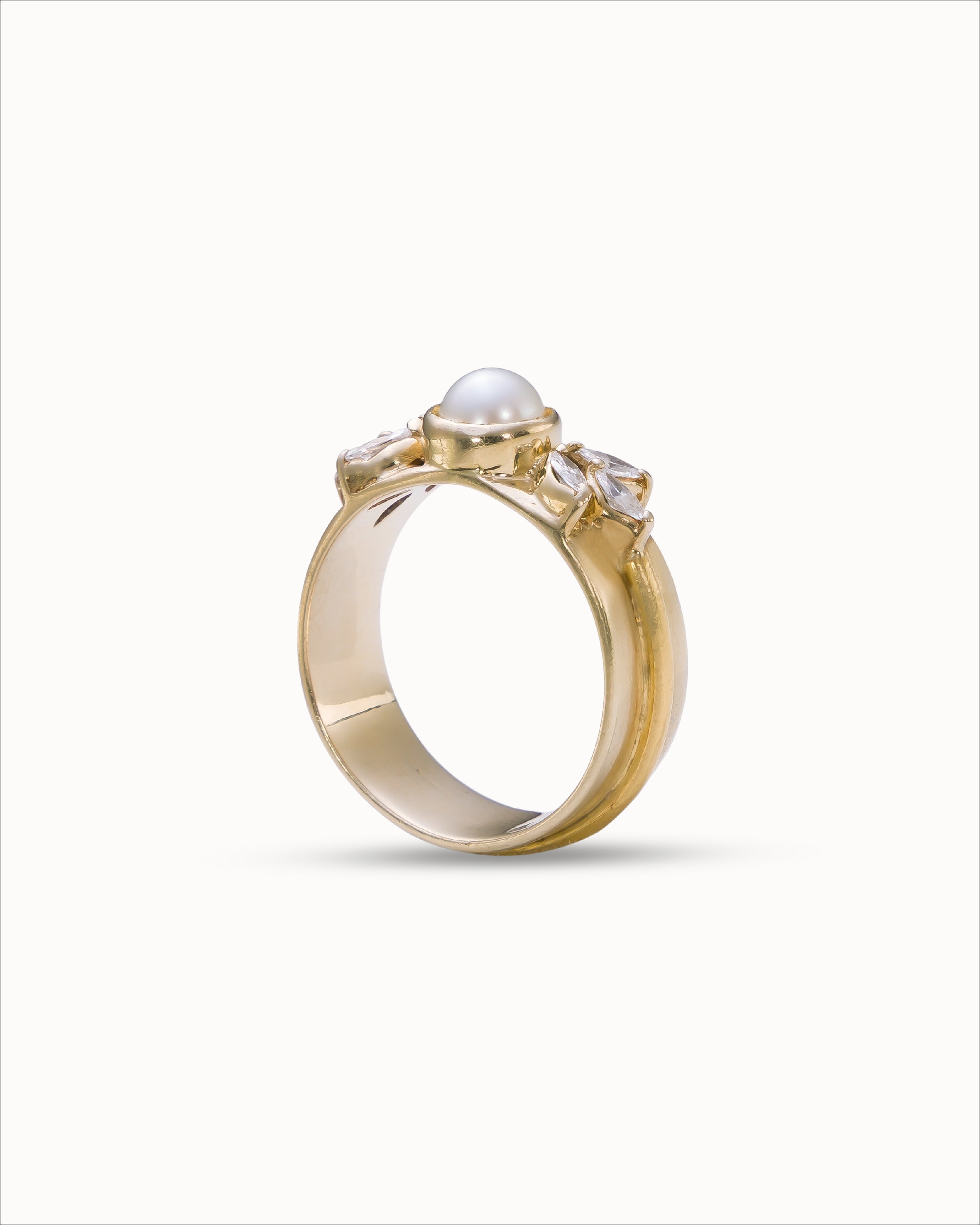 Ahalya Gold & Keshi Pearl Ring FR-KEPL-AA-04-0005 - Angled View