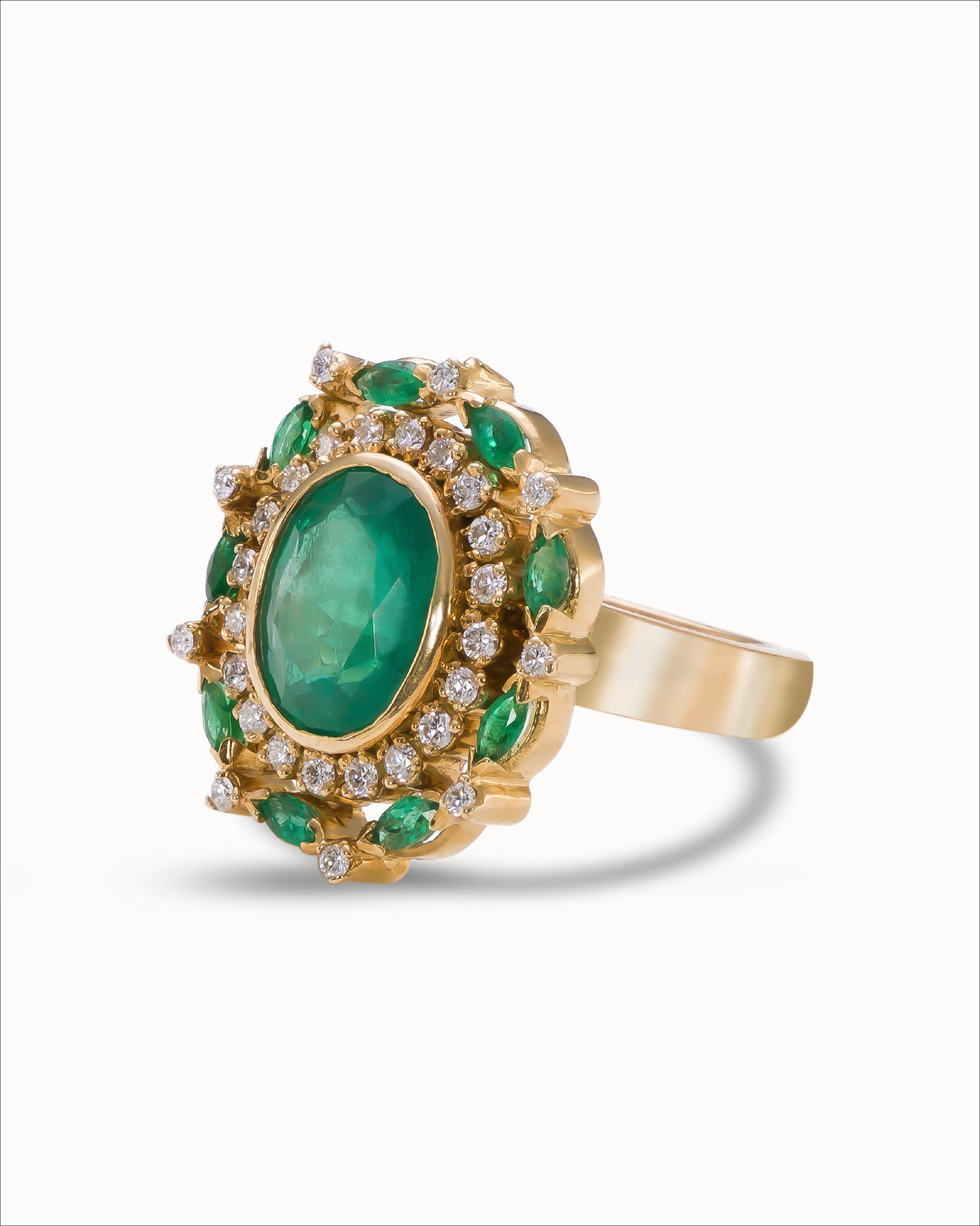 Ahalya Gold & Emerald Ring FR-XEML-AA-04-0006 - Side View