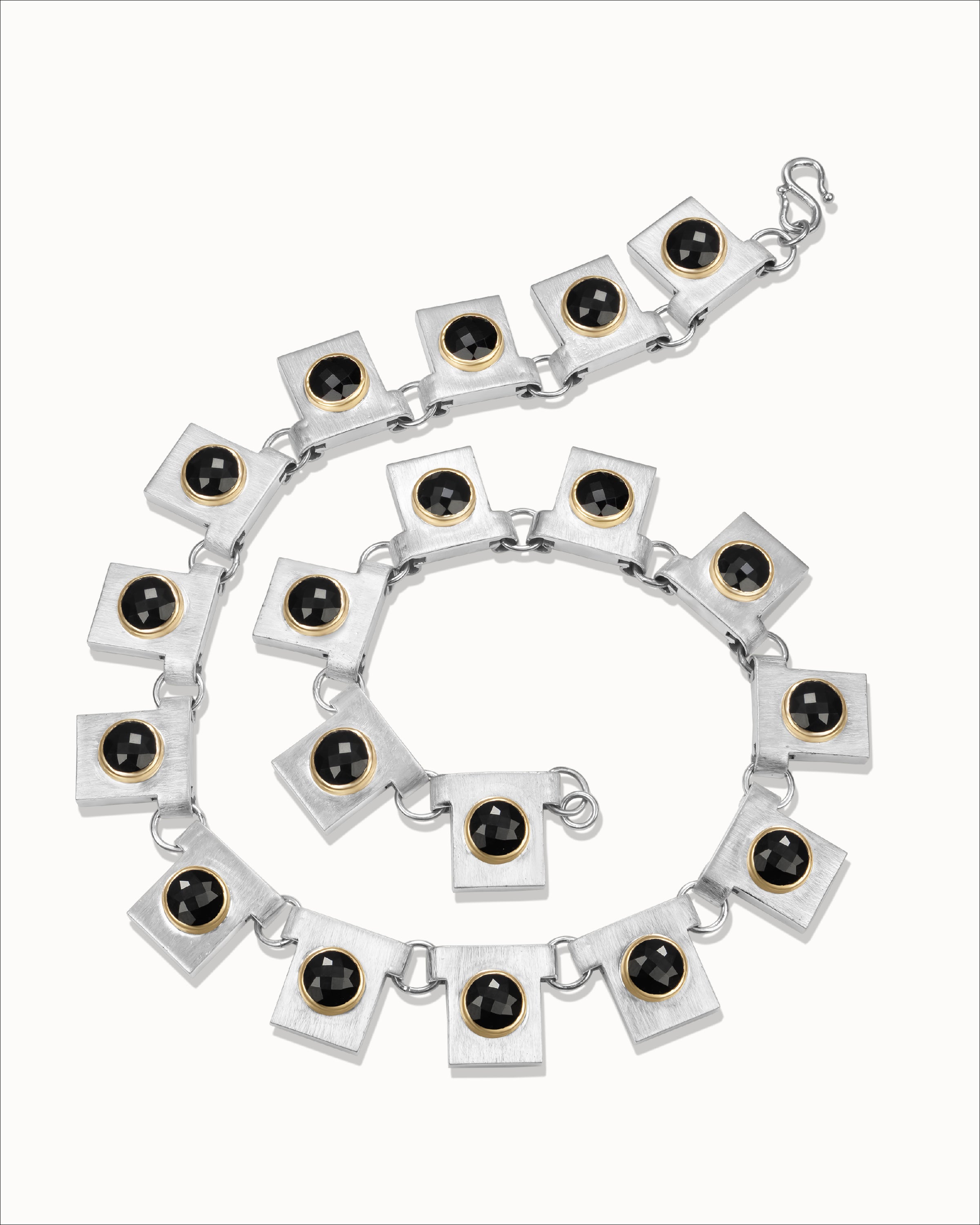 Ahalya Gold & Onyx Necklace NE-ONYX-AA-01-0051 - Detailed View