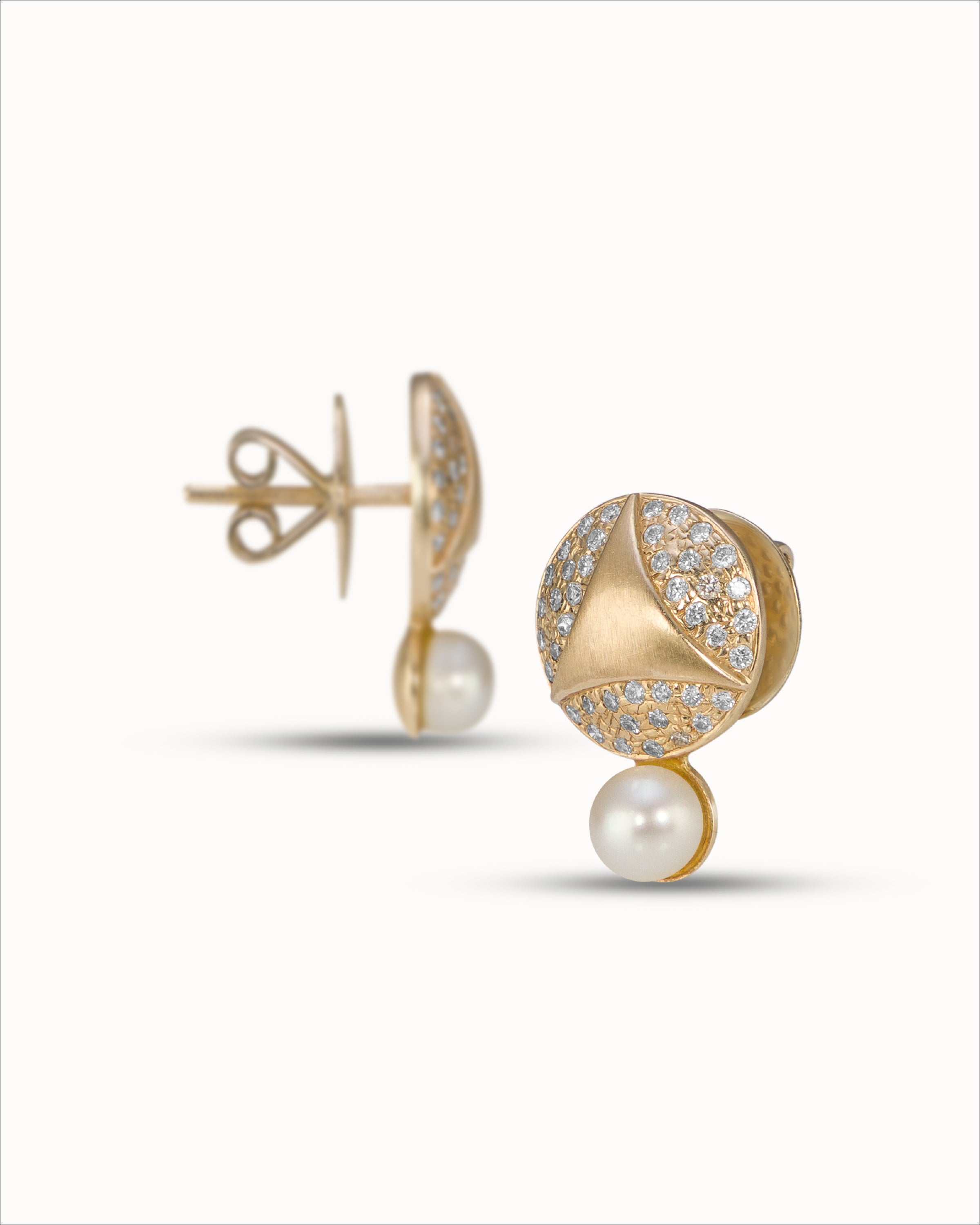 Ahalya Gold & Brilliant Cut Diamond Earrings HG-XBCD-AA-02-0025 - Detailed View